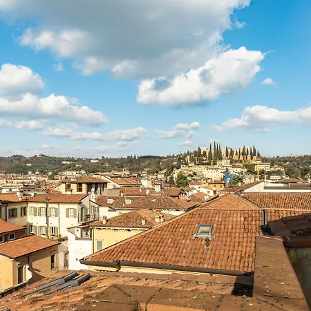Cozy And Charming In Veronacenter With Parking *
